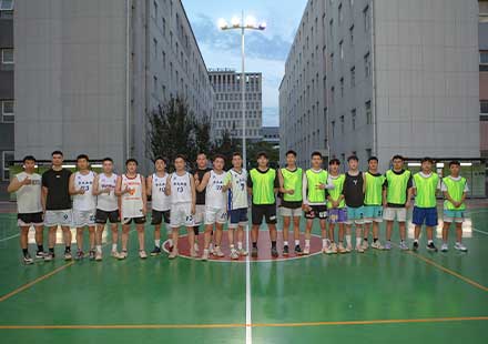 以球会友促交流,凝心聚力展风采 | 2025年星空电竞微电VS华天科技(西安)公司篮球友谊赛